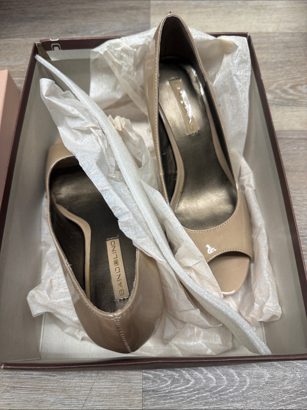 Bandolino Women's Nude Peep-Toe Pumps with box size 6.5M women’s